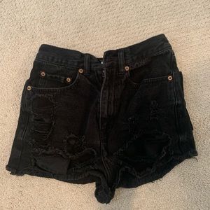Black high waisted distressed shorts!